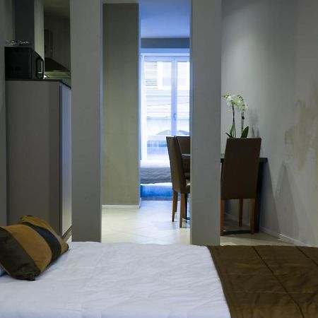Appartamenti Astoria โบโลญญา ภายนอก รูปภาพ