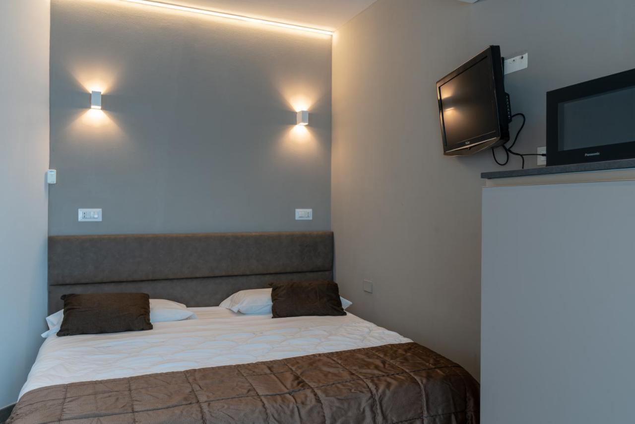 Appartamenti Astoria โบโลญญา ภายนอก รูปภาพ