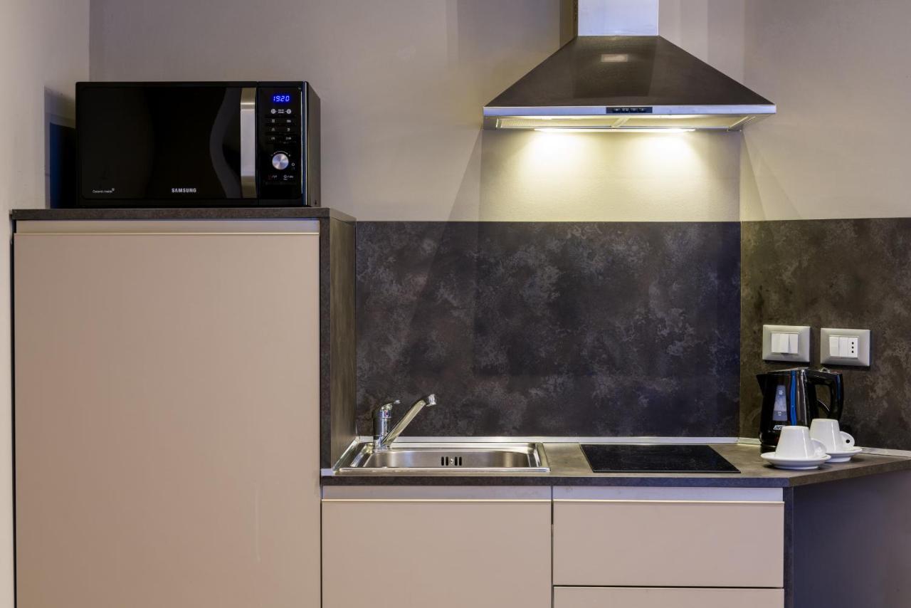 Appartamenti Astoria โบโลญญา ภายนอก รูปภาพ