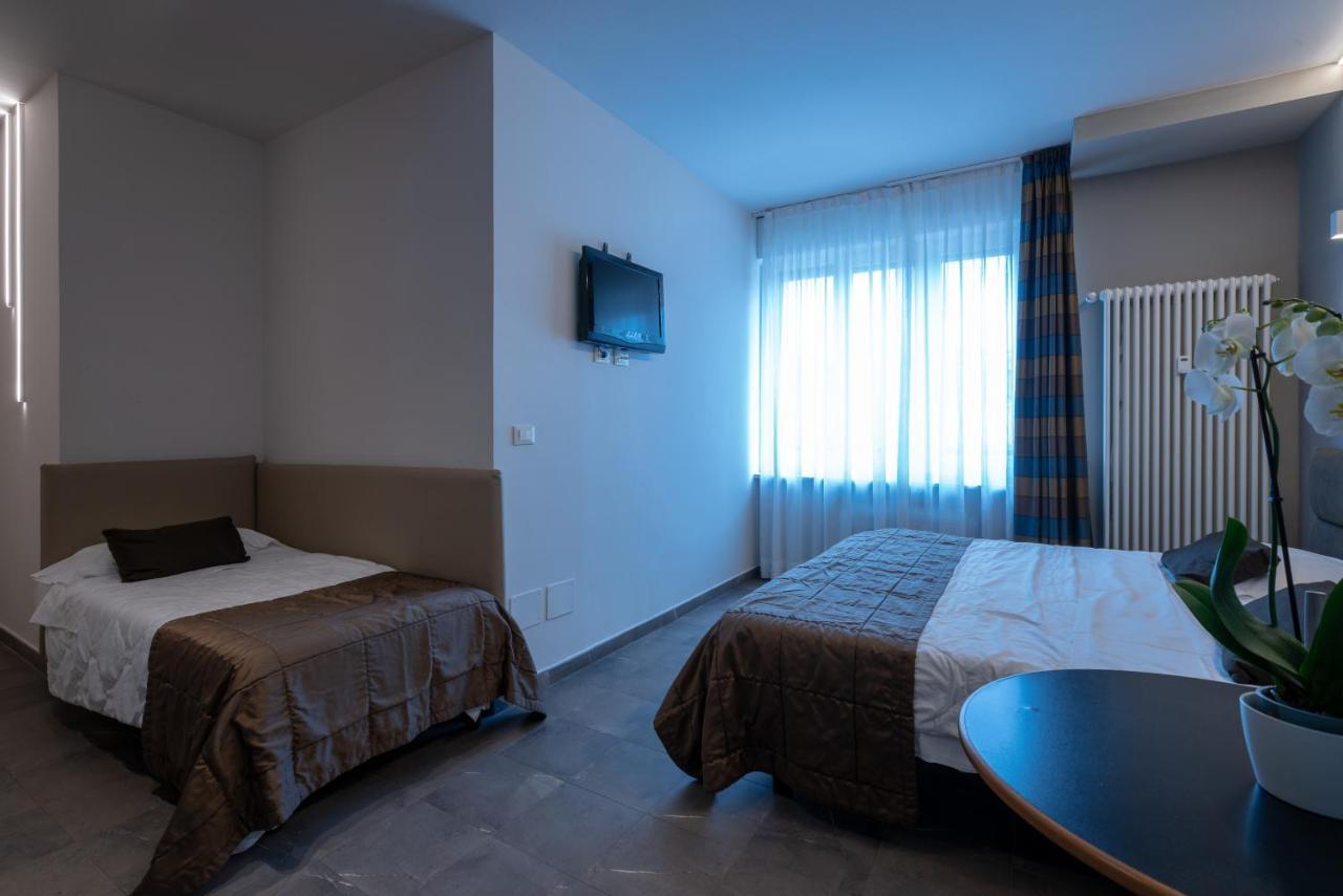 Appartamenti Astoria โบโลญญา ภายนอก รูปภาพ