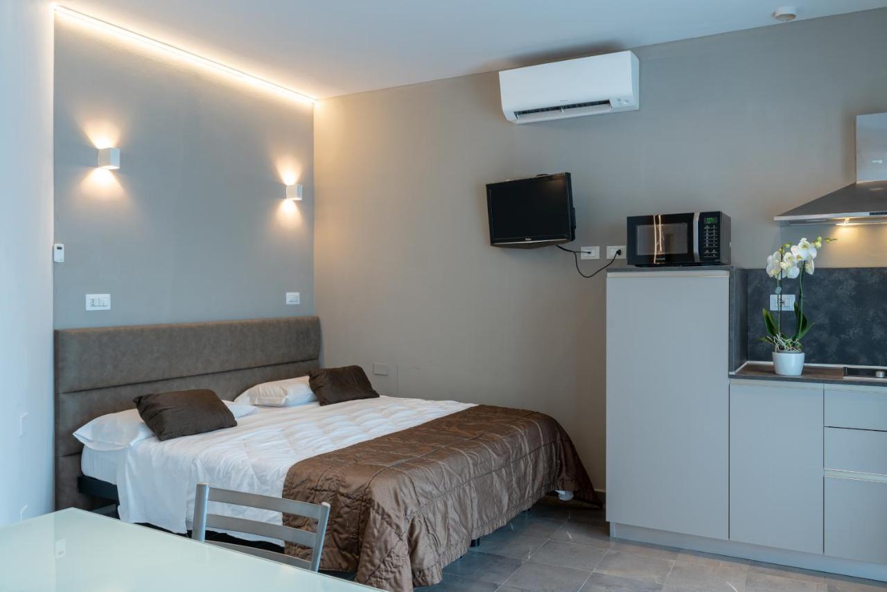 Appartamenti Astoria โบโลญญา ภายนอก รูปภาพ