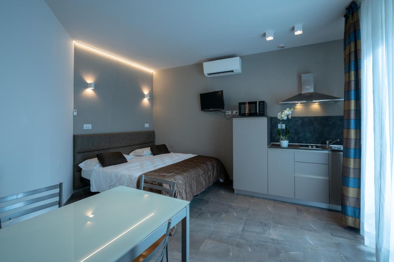 Appartamenti Astoria โบโลญญา ภายนอก รูปภาพ