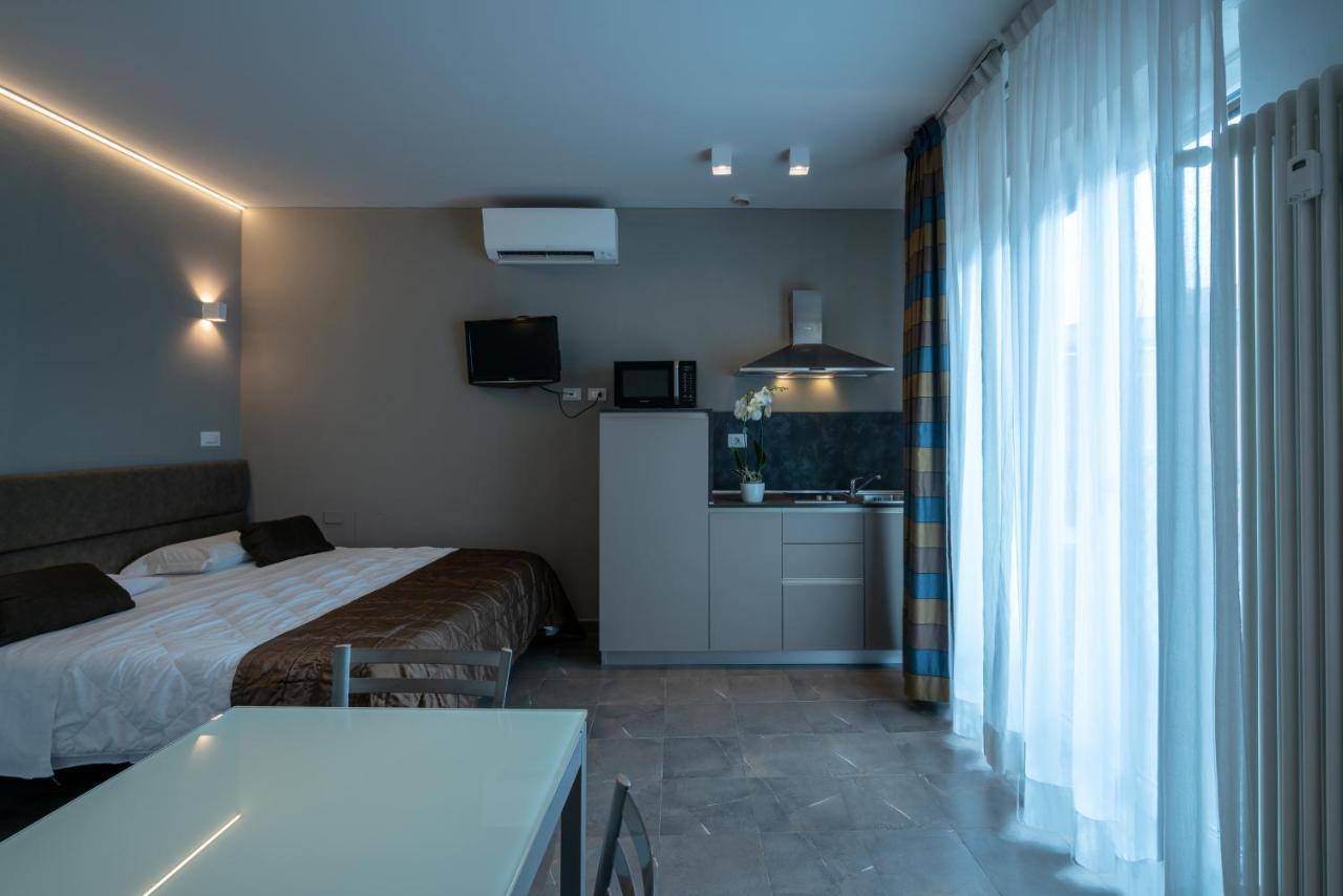 Appartamenti Astoria โบโลญญา ภายนอก รูปภาพ